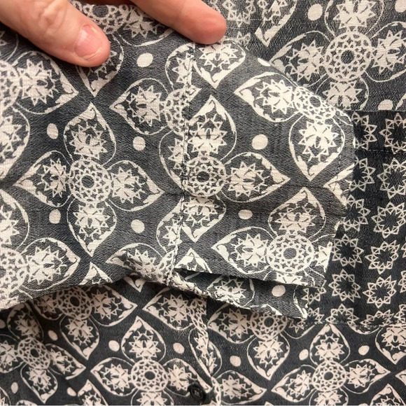 Fred David Grey Blouse Hi Low Hem with front pocket size medium - Picture 6 of 9